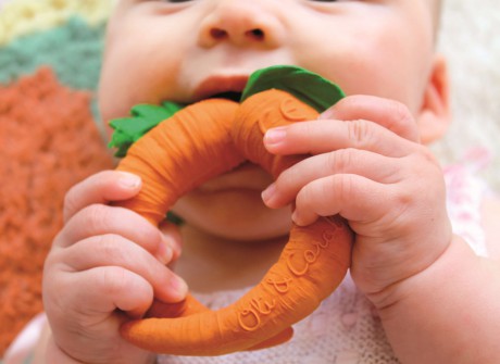 kauczukowy gryzak marchewka dla dziecka
