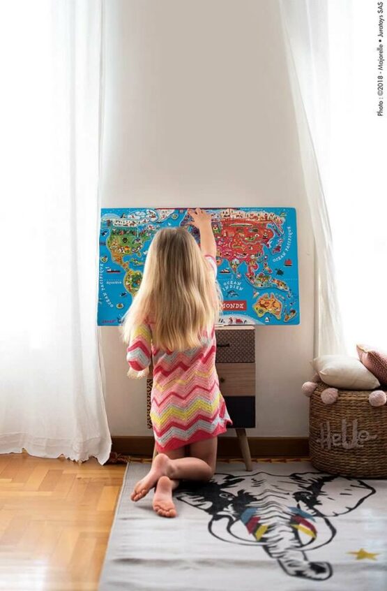Puzzle magnetyczne - Mapa Świata (Janod) Janod kolorowa mapa świata na ścianę z obraskami kultur danego kraju magnetyczna mapa dla dzieci i dorosłych